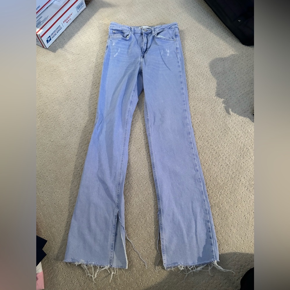 ZARA JEANS WITH SLIT